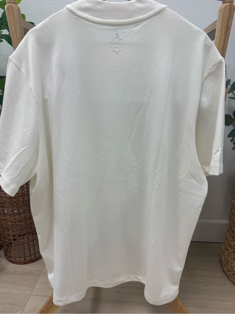 Nike Men's Short Sleeve Crewneck T-Shirt - Picture 5 of 6